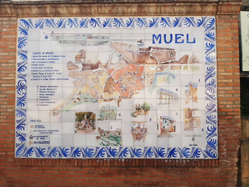 Panneau en céramique présentant la ville de muel